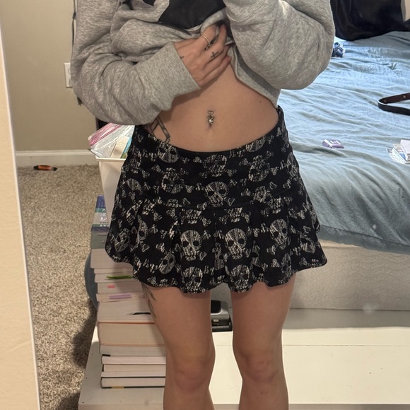 Wet seal skirt - Picture 1 of 3